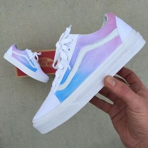 DOES ANYONE HAVE CHEAP GOOD QUALITY SHOES?